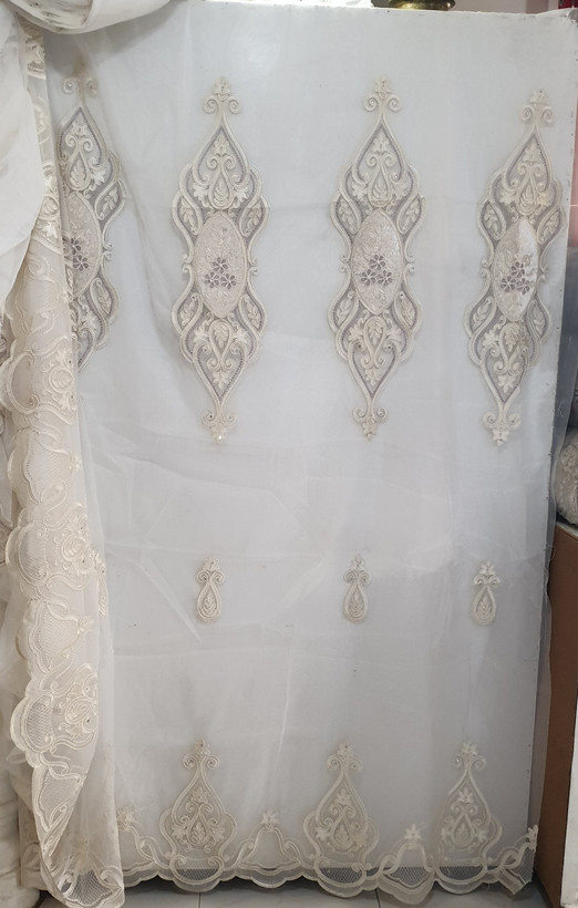 پارچه پرده تور گلدوزی سلطنتی گل مخمل بومونتی کدv-1