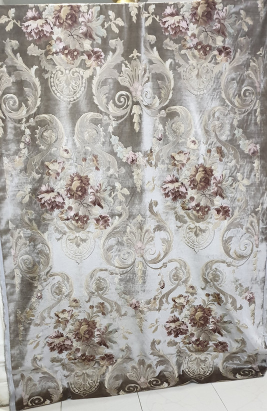 پارچه پرده مخمل گلدوزی سالونی کلاسیک سلطنتی بومونتی کد1620