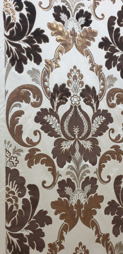 پارچه پرده ساتن گلدوزی طرح قابی سنگین با گل مخمل و پولک دوزی شده بومونتی کد7315